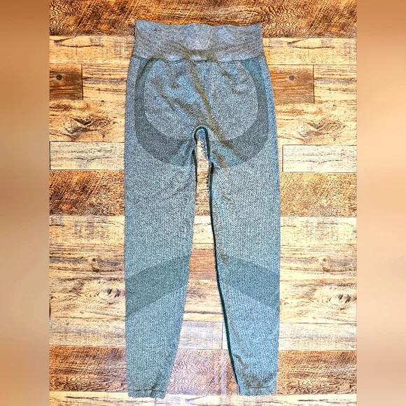 Victoria's Secret PINK Sport Olive Green Workout Contour Sculpt Leggings Size S - Picture 2 of 7